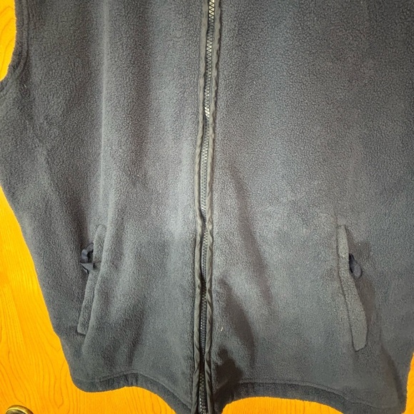 Ozark Trail Men's Dark Blue Fleece Vest - Picture 4 of 5
